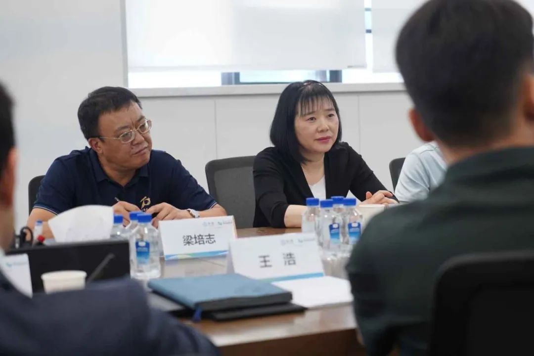 在座談交流環(huán)節(jié)，雙方圍繞如何更好地推動(dòng)產(chǎn)教融合進(jìn)行了深入探討